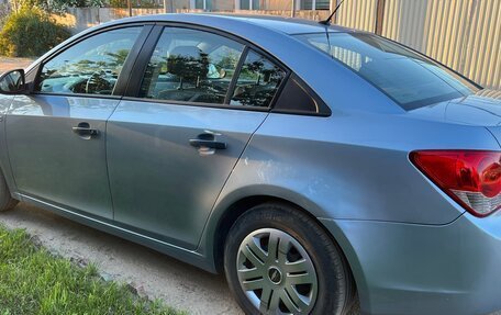 Chevrolet Cruze II, 2010 год, 750 000 рублей, 3 фотография