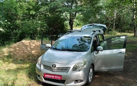 Toyota Verso I, 2010 год, 1 000 000 рублей, 5 фотография