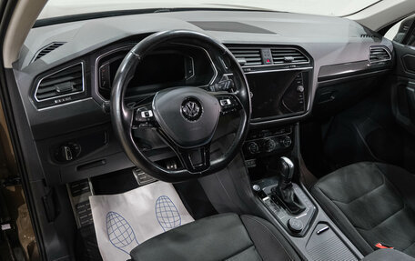Volkswagen Tiguan II, 2019 год, 3 249 000 рублей, 14 фотография