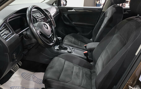 Volkswagen Tiguan II, 2019 год, 3 249 000 рублей, 13 фотография