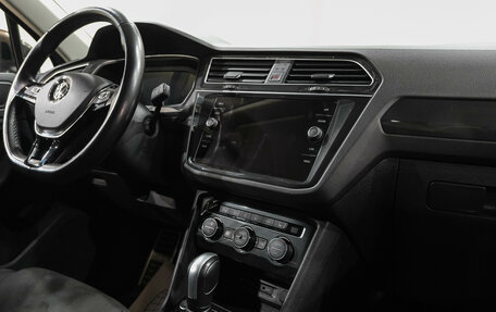 Volkswagen Tiguan II, 2019 год, 3 249 000 рублей, 23 фотография