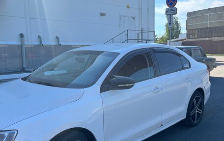 Volkswagen Jetta VI, 2013 год, 650 000 рублей, 3 фотография