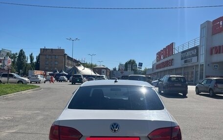 Volkswagen Jetta VI, 2013 год, 650 000 рублей, 4 фотография