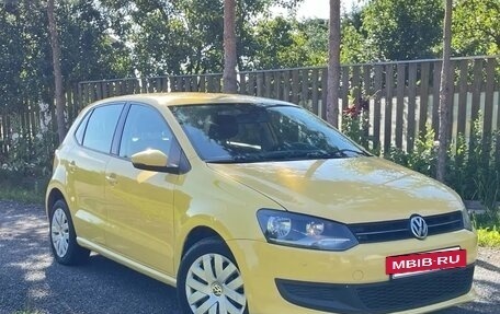 Volkswagen Polo VI (EU Market), 2011 год, 730 000 рублей, 2 фотография