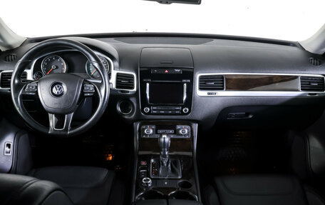 Volkswagen Touareg III, 2012 год, 1 695 000 рублей, 13 фотография