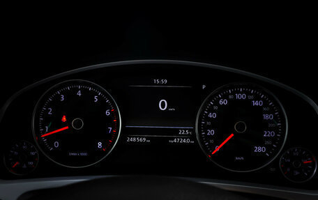 Volkswagen Touareg III, 2012 год, 1 695 000 рублей, 16 фотография
