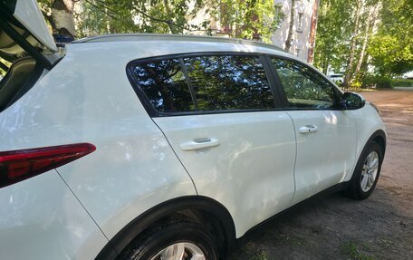 KIA Sportage IV рестайлинг, 2018 год, 2 600 000 рублей, 3 фотография