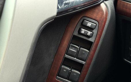 Toyota Land Cruiser Prado 150 рестайлинг 2, 2017 год, 3 590 000 рублей, 26 фотография