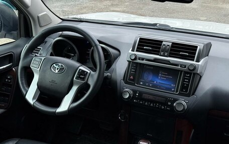 Toyota Land Cruiser Prado 150 рестайлинг 2, 2017 год, 3 590 000 рублей, 31 фотография