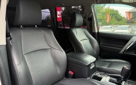 Toyota Land Cruiser Prado 150 рестайлинг 2, 2017 год, 3 590 000 рублей, 33 фотография