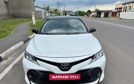 Toyota Camry, 2018 год, 2 250 000 рублей, 2 фотография