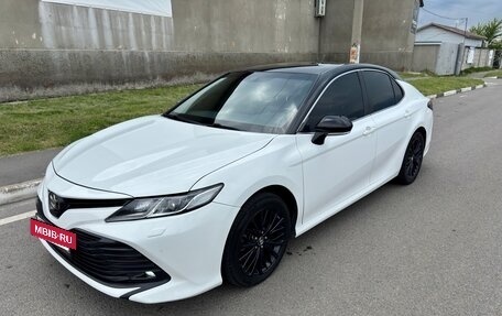 Toyota Camry, 2018 год, 2 250 000 рублей, 3 фотография