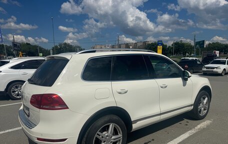 Volkswagen Touareg III, 2011 год, 1 850 000 рублей, 3 фотография
