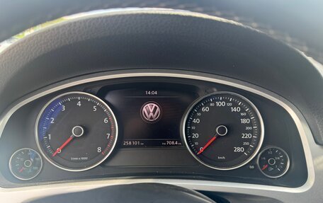 Volkswagen Touareg III, 2011 год, 1 850 000 рублей, 8 фотография
