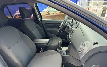 Renault Logan II, 2018 год, 745 000 рублей, 12 фотография