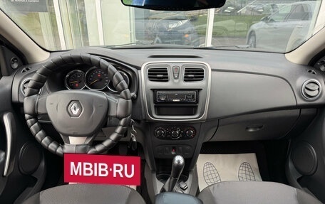 Renault Logan II, 2018 год, 745 000 рублей, 9 фотография