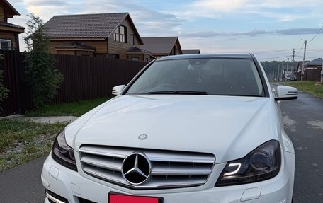 Mercedes-Benz C-Класс, 2011 год, 1 600 000 рублей, 1 фотография