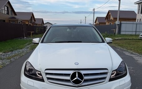 Mercedes-Benz C-Класс, 2011 год, 1 600 000 рублей, 2 фотография