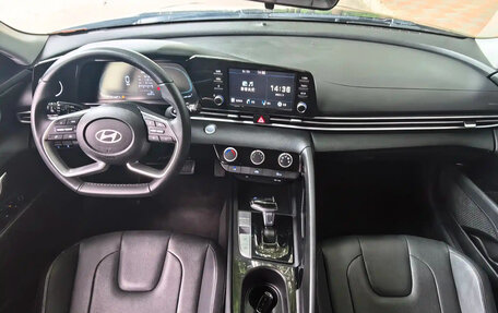 Hyundai Elantra, 2023 год, 1 480 000 рублей, 10 фотография