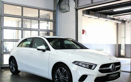 Mercedes-Benz A-Класс, 2018 год, 1 950 000 рублей, 3 фотография