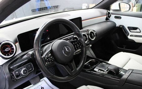 Mercedes-Benz A-Класс, 2018 год, 1 950 000 рублей, 7 фотография