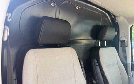 Volkswagen Transporter T6 рестайлинг, 2015 год, 2 700 000 рублей, 7 фотография