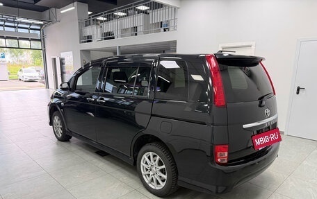 Toyota ISis I, 2010 год, 1 070 000 рублей, 5 фотография