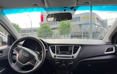 Hyundai Solaris II рестайлинг, 2019 год, 680 000 рублей, 3 фотография
