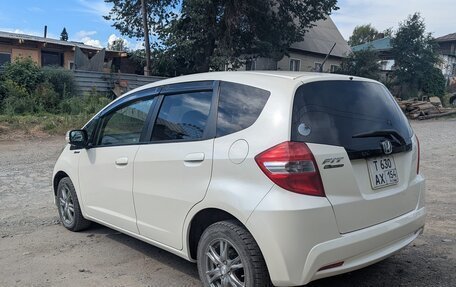 Honda Fit III, 2012 год, 890 000 рублей, 4 фотография