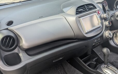 Honda Fit III, 2012 год, 890 000 рублей, 20 фотография