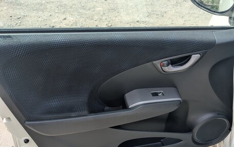 Honda Fit III, 2012 год, 890 000 рублей, 22 фотография