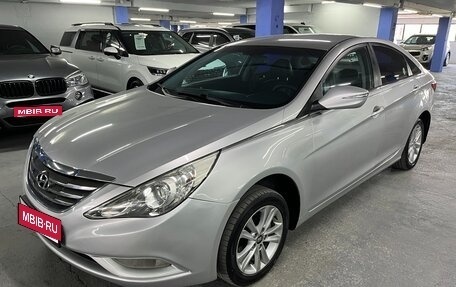 Hyundai Sonata VI, 2011 год, 595 000 рублей, 1 фотография