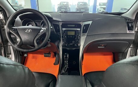 Hyundai Sonata VI, 2011 год, 595 000 рублей, 14 фотография