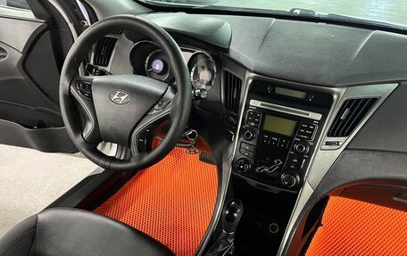 Hyundai Sonata VI, 2011 год, 595 000 рублей, 10 фотография
