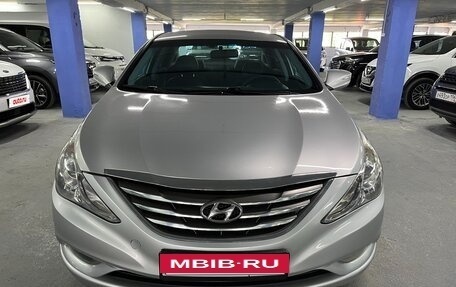 Hyundai Sonata VI, 2011 год, 595 000 рублей, 2 фотография