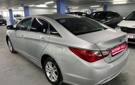 Hyundai Sonata VI, 2011 год, 595 000 рублей, 6 фотография