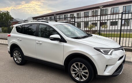 Toyota RAV4, 2018 год, 2 620 000 рублей, 3 фотография