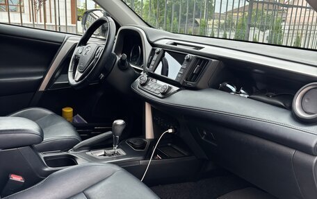 Toyota RAV4, 2018 год, 2 620 000 рублей, 8 фотография