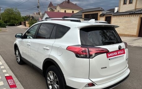 Toyota RAV4, 2018 год, 2 620 000 рублей, 4 фотография
