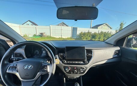 Hyundai Solaris II рестайлинг, 2021 год, 1 700 000 рублей, 18 фотография