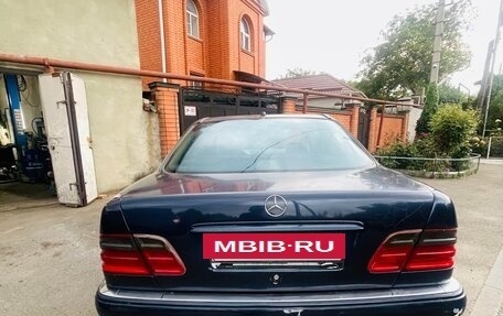 Mercedes-Benz E-Класс, 1997 год, 375 000 рублей, 3 фотография