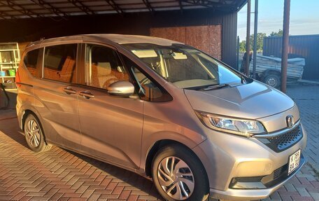 Honda Freed II, 2021 год, 1 930 000 рублей, 5 фотография