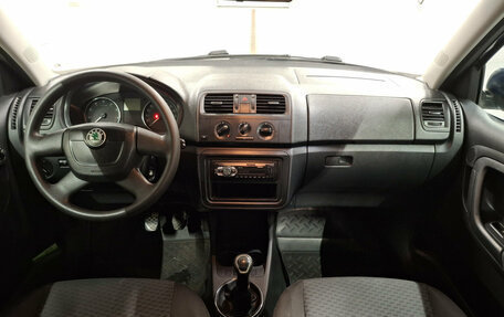 Skoda Fabia II, 2011 год, 355 000 рублей, 17 фотография