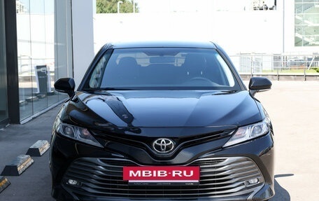 Toyota Camry, 2020 год, 2 449 000 рублей, 2 фотография