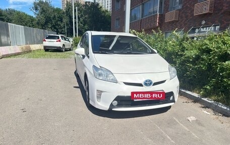 Toyota Prius, 2014 год, 1 500 000 рублей, 2 фотография
