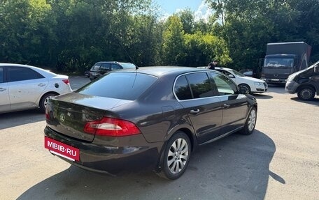 Skoda Superb III рестайлинг, 2008 год, 700 000 рублей, 3 фотография
