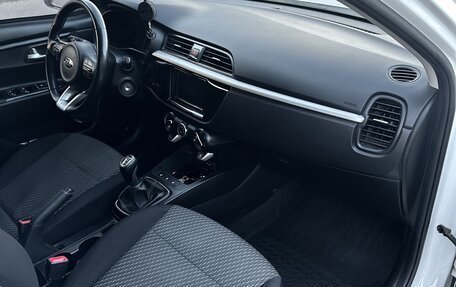 KIA Rio IV, 2017 год, 1 250 000 рублей, 12 фотография