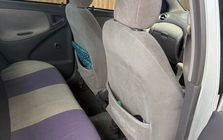 Toyota Platz, 2000 год, 350 000 рублей, 3 фотография