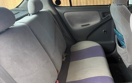 Toyota Platz, 2000 год, 350 000 рублей, 6 фотография