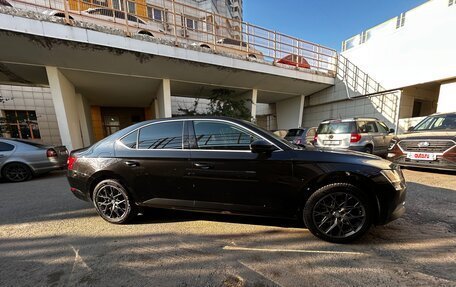 Skoda Superb III рестайлинг, 2018 год, 1 700 000 рублей, 12 фотография